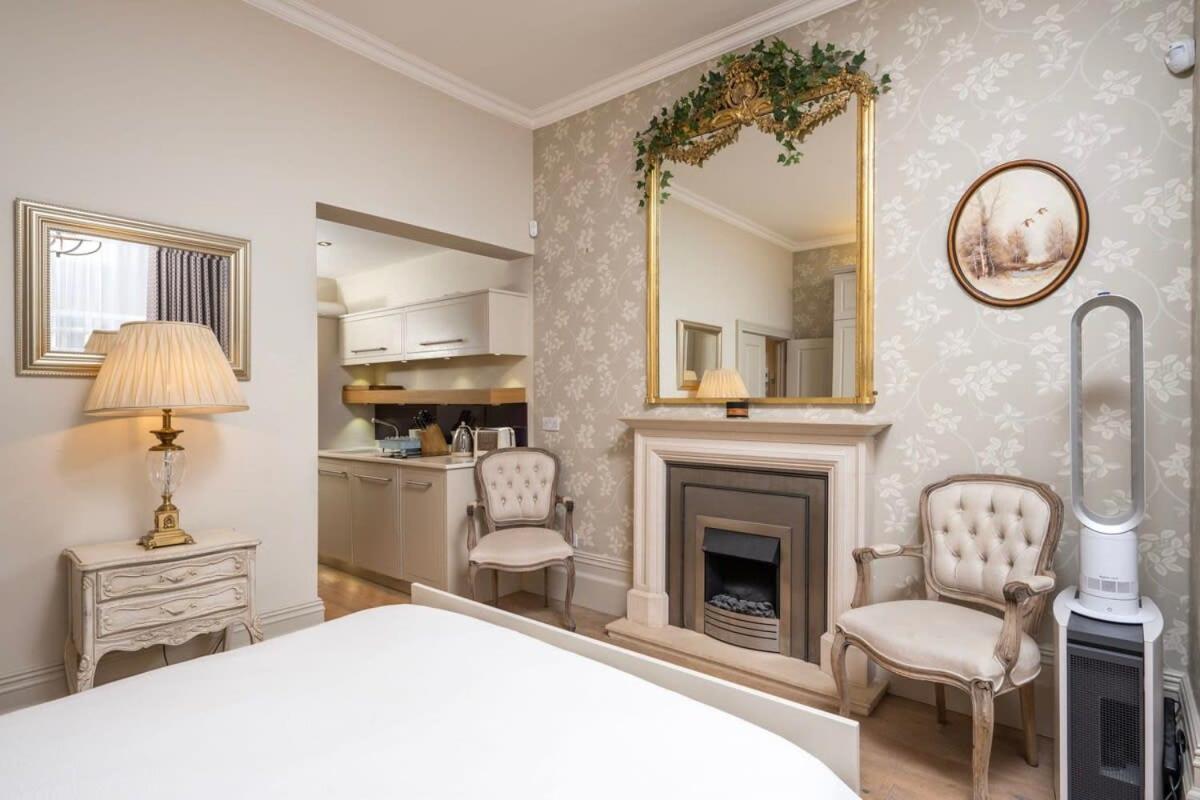 Charming Chelsea Studio Your Cozy Urban Retreat لندن المظهر الخارجي الصورة